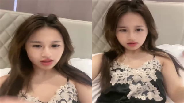 饑渴人妻掰開嫩穴求歡，老公狂插騷逼高潮不斷